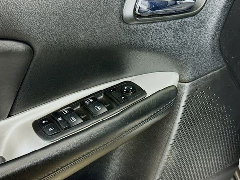 Used 2018 Dodge Journey SE w/ Mopar All Weather Group FWD image 20