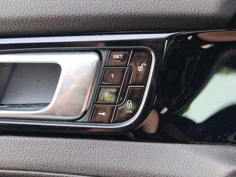 Used 2017 Porsche Panamera 4S image 13