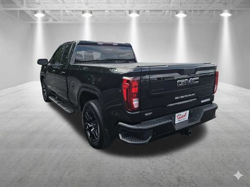 Certified 2022 GMC Sierra 1500 Elevation w/ LPO, Elevation Black Package AWD/4WD image 9