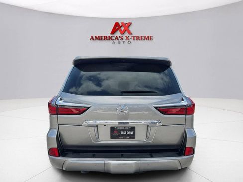 Used 2019 Lexus LX 570 4WD image 5