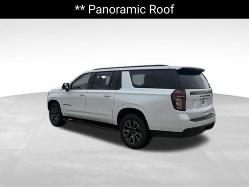 Certified 2023 Chevrolet Suburban Z71 w/ Luxury Package AWD/4WD image 3