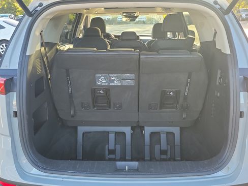 Used 2023 Kia Carnival SX Prestige image 10