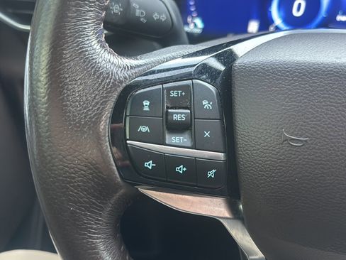 Used 2022 Ford Explorer King Ranch w/ Premium Technology Package image 38