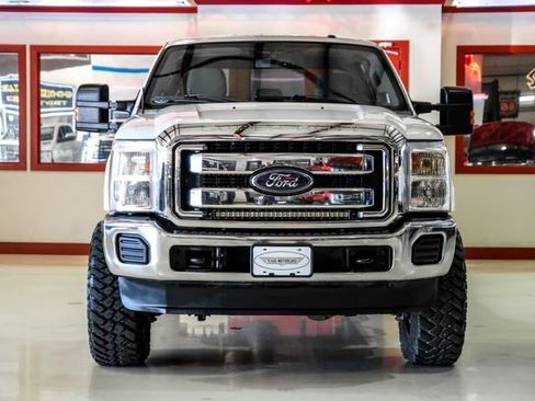 Used 2015 Ford F250 XLT w/ XLT Interior Package image 9