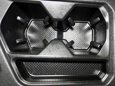 Used 2019 Volkswagen Tiguan SE image 29