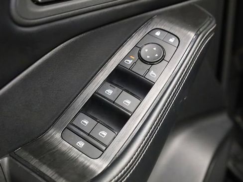 Used 2025 Nissan Rogue SV AWD/4WD image 17