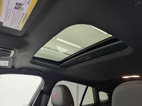 New 2026 Chevrolet Trax RS w/ Sunroof Package FWD image 20