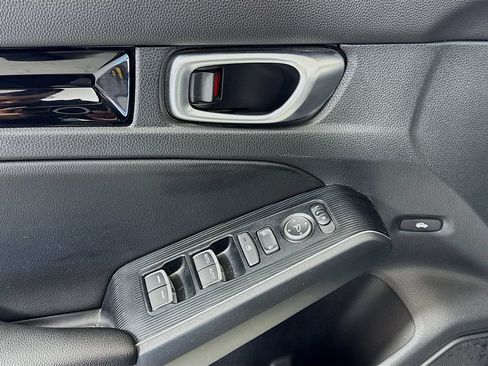Used 2023 Honda Civic Touring image 11