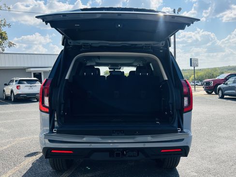 New 2025 Ford Expedition Active RWD image 12