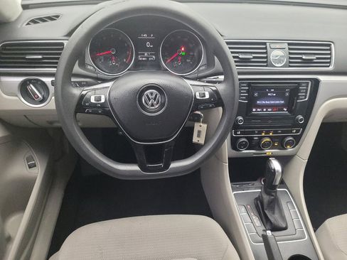 Used 2017 Volkswagen Passat 1.8T S FWD image 22
