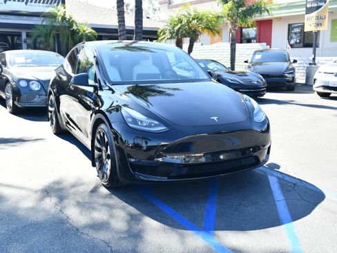 Used 2022 Tesla Model Y Performance AWD/4WD image 1