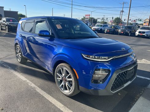 Used 2020 Kia Soul EX FWD image 1