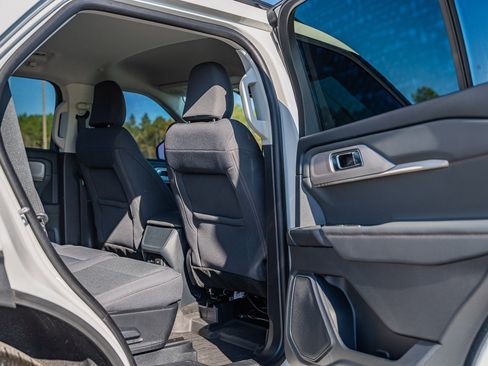 Certified 2025 Ford Explorer Active image 13