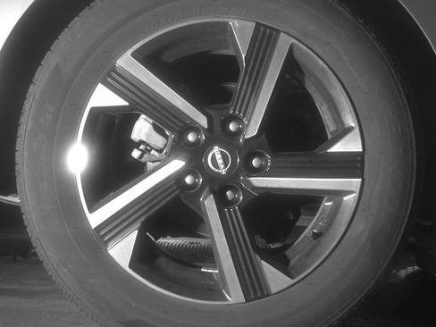 Used 2025 Nissan Sentra SV FWD image 15