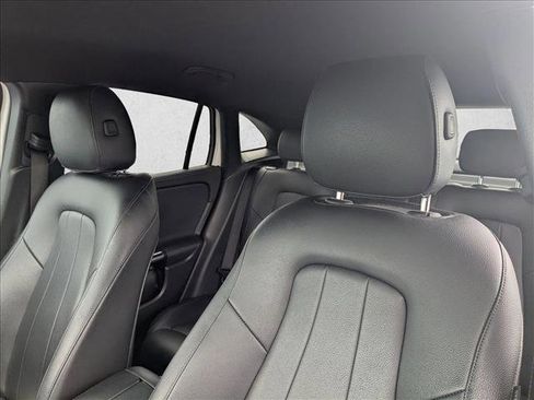 Certified 2021 Mercedes-Benz GLA 250 image 12