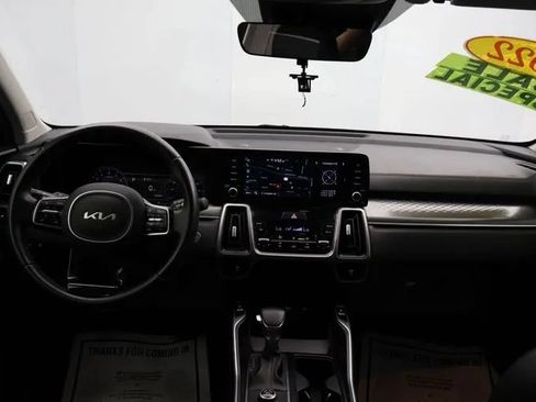 Used 2022 Kia Sorento S FWD image 19