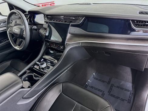 Used 2023 Jeep Grand Cherokee 4WD 4xe image 34