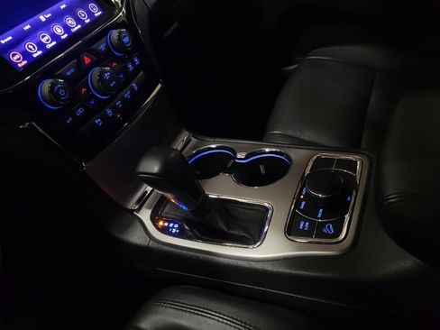 Used 2019 Jeep Grand Cherokee Limited image 26