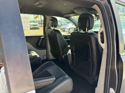 Used 2020 Dodge Grand Caravan SXT FWD image 27