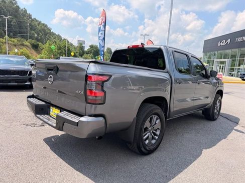 Used 2025 Nissan Frontier SV AWD/4WD image 13