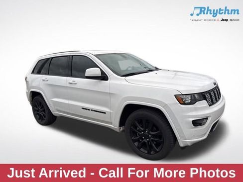 Used 2019 Jeep Grand Cherokee Altitude AWD/4WD image 1