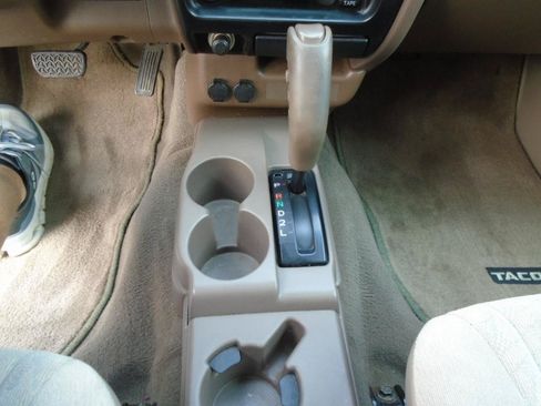 Used 2004 Toyota Tacoma PreRunner RWD image 19