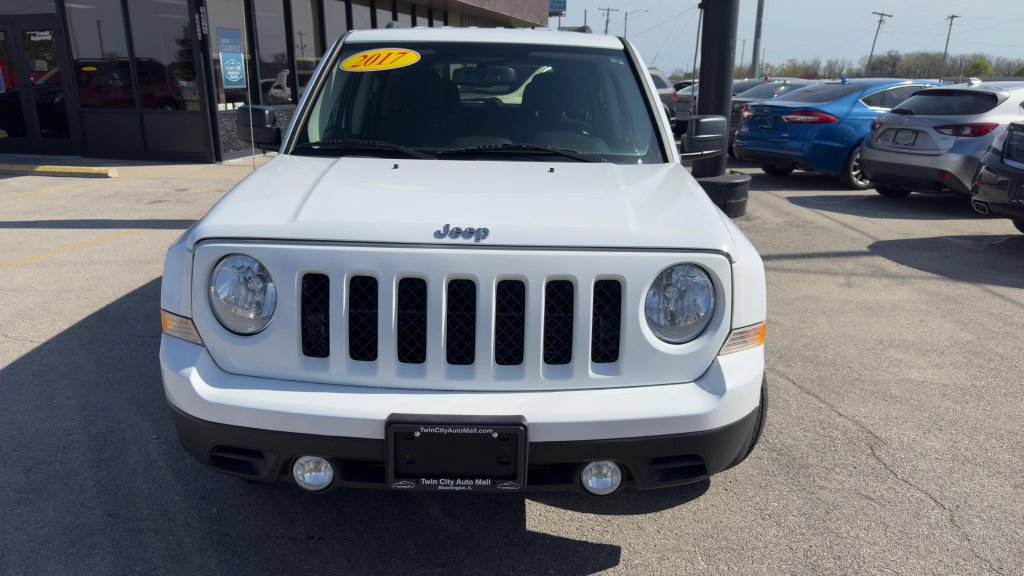 Used 2017 Jeep Patriot Sport w/ Power Value Group FWD image 2