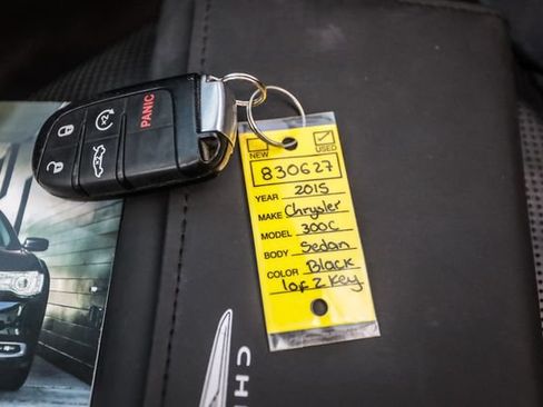 Used 2015 Chrysler 300 C RWD image 71