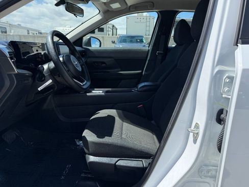 Used 2025 Nissan Kicks S AWD/4WD image 17