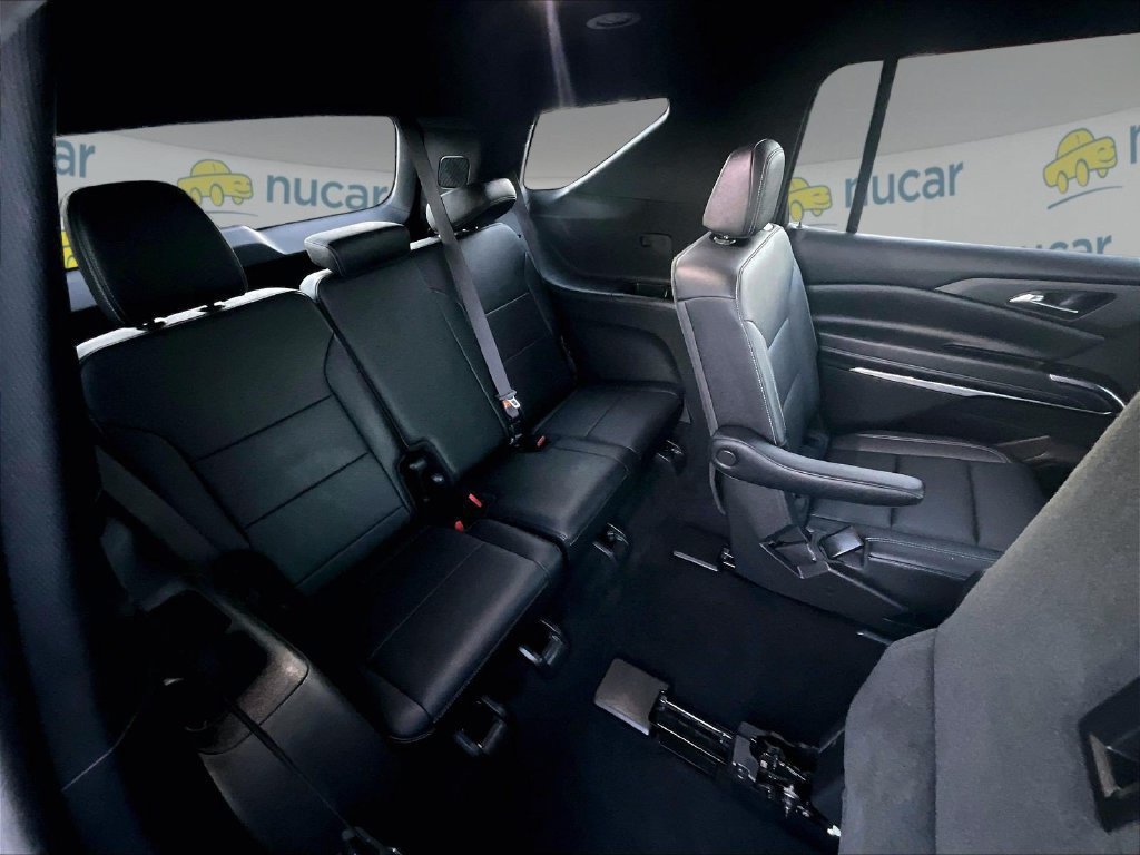 Used 2025 Chevrolet Traverse LT AWD/4WD image 16