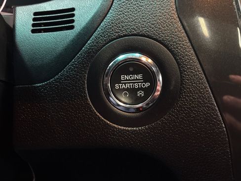 Used 2017 Ford Explorer XLT w/ Equipment Group 202A image 23