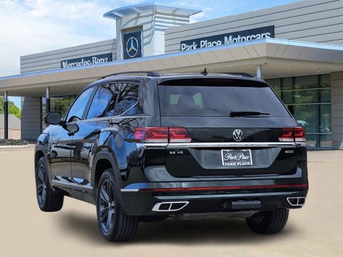 Used 2021 Volkswagen Atlas SE w/ Panoramic Sunroof Package image 4
