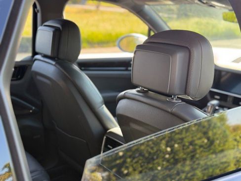 Used 2019 Porsche Cayenne image 31