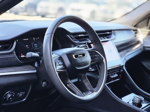 Used 2024 Jeep Grand Cherokee L Limited w/ Luxury Tech Group II image 12