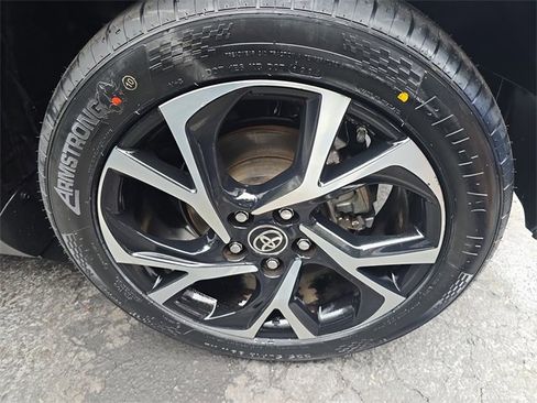 Used 2021 Toyota C-HR XLE image 8