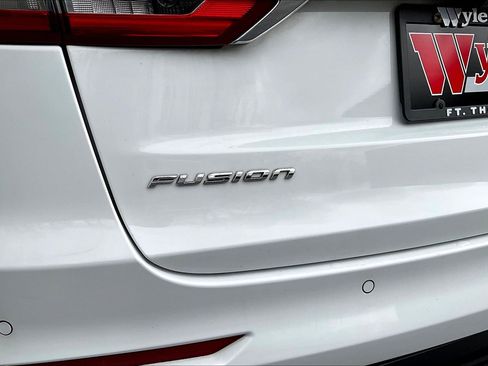 Used 2020 Ford Fusion SE FWD image 24