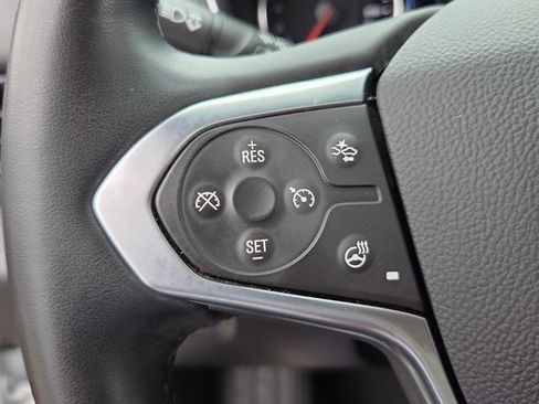 Used 2023 Chevrolet Traverse Premier FWD image 24