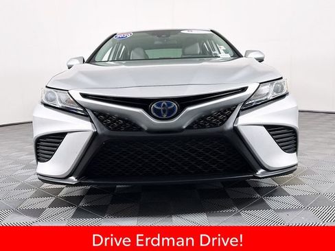 Used 2020 Toyota Camry SE FWD image 2