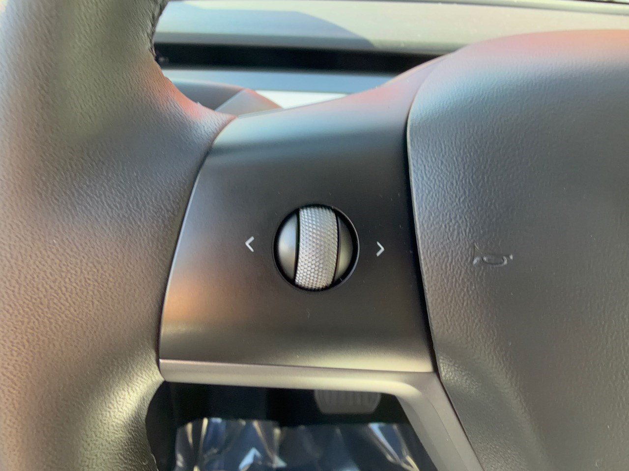 Used 2022 Tesla Model Y Long Range AWD/4WD image 18