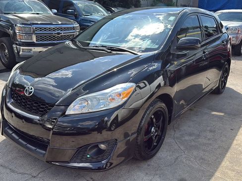 Used 2010 Toyota Matrix image 3