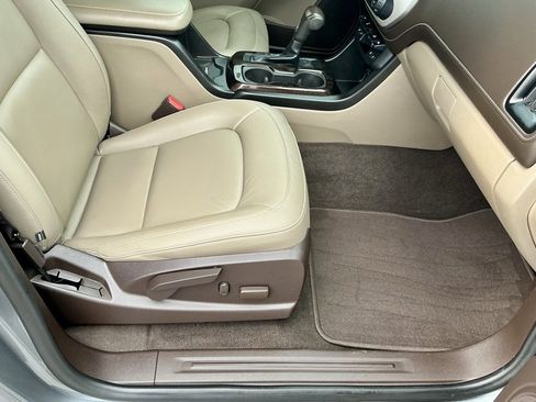 Used 2019 GMC Canyon SLT w/ Trailering Package image 23