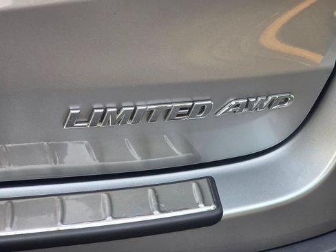 Used 2017 Toyota Highlander Limited AWD/4WD image 19