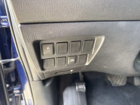 Used 2018 Nissan Pathfinder SV FWD image 20
