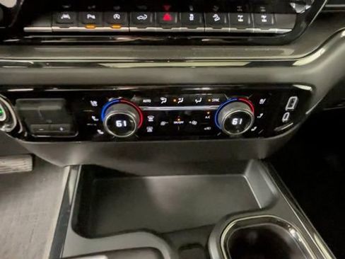 Used 2022 Chevrolet Silverado 1500 ZR2 w/ Technology Package AWD/4WD image 29