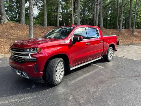 Used 2022 Chevrolet Silverado 1500 High Country w/ Technology Package AWD/4WD image 3