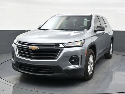 Used 2023 Chevrolet Traverse LS FWD image 8