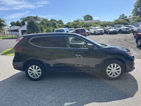 Used 2017 Nissan Rogue S AWD/4WD image 9
