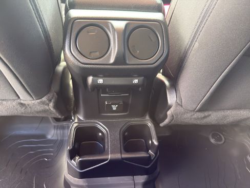 Used 2023 Jeep Gladiator Sport AWD/4WD image 30