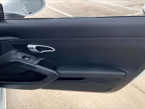 Used 2019 Porsche 718 Boxster RWD image 22