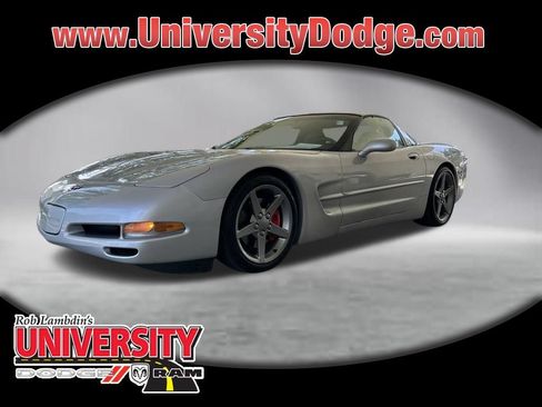 Used 2000 Chevrolet Corvette Coupe w/ Roof Pkg RWD image 1
